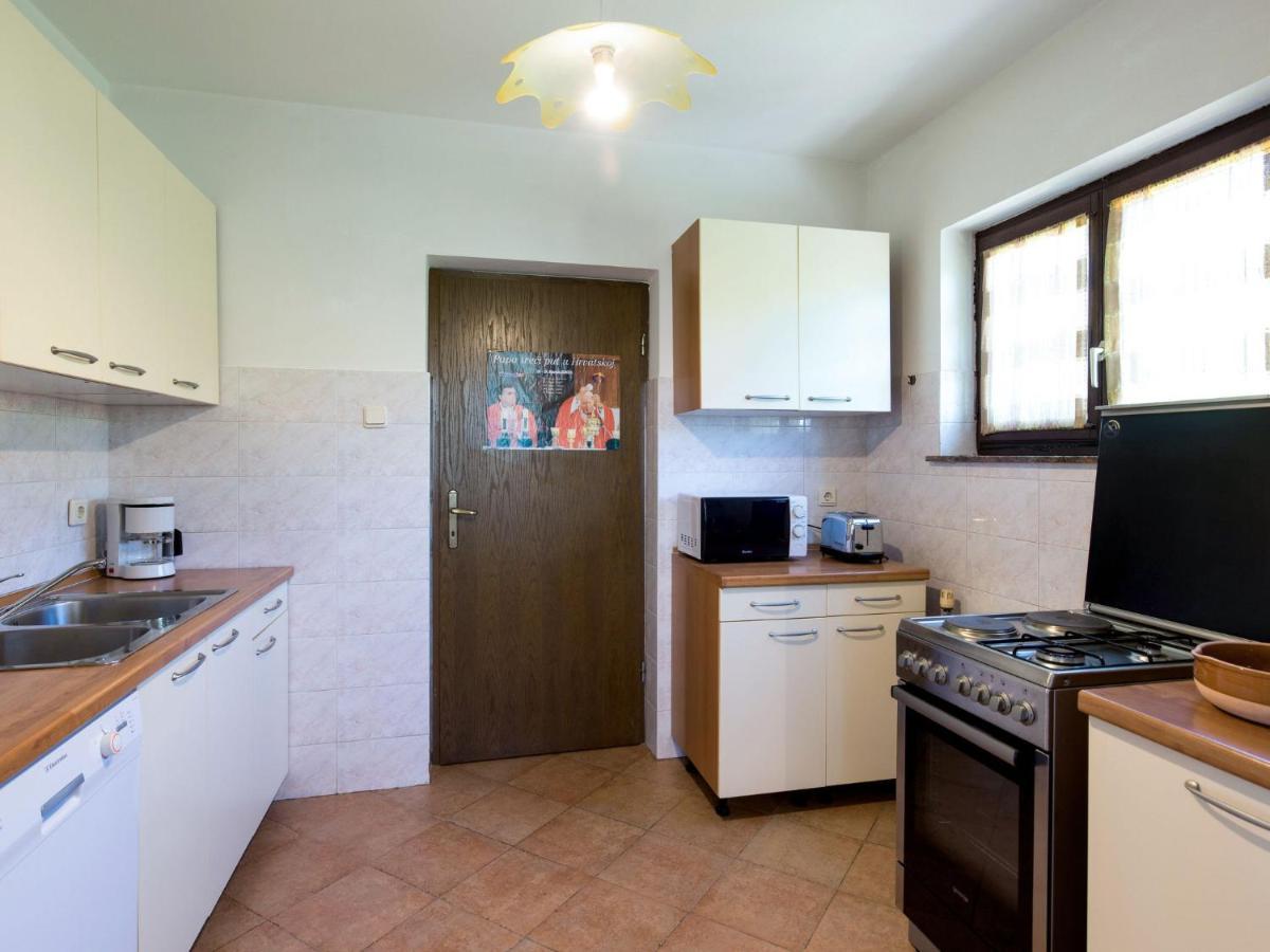 Apartment Luka - Lov218 By Interhome Laurana Esterno foto