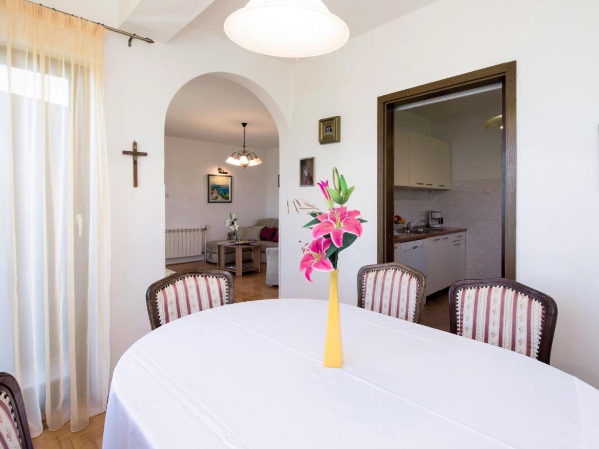 Apartment Luka - Lov218 By Interhome Laurana Esterno foto