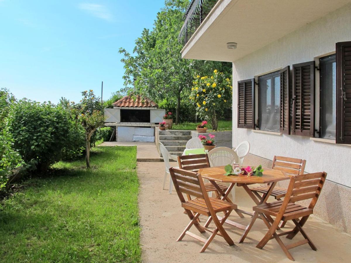 Apartment Luka - Lov218 By Interhome Laurana Esterno foto
