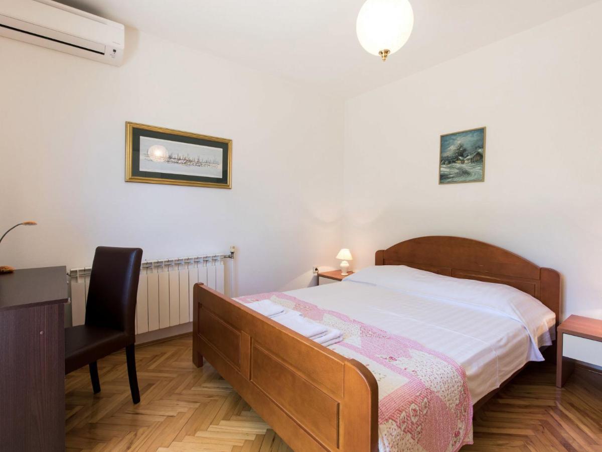 Apartment Luka - Lov218 By Interhome Laurana Esterno foto