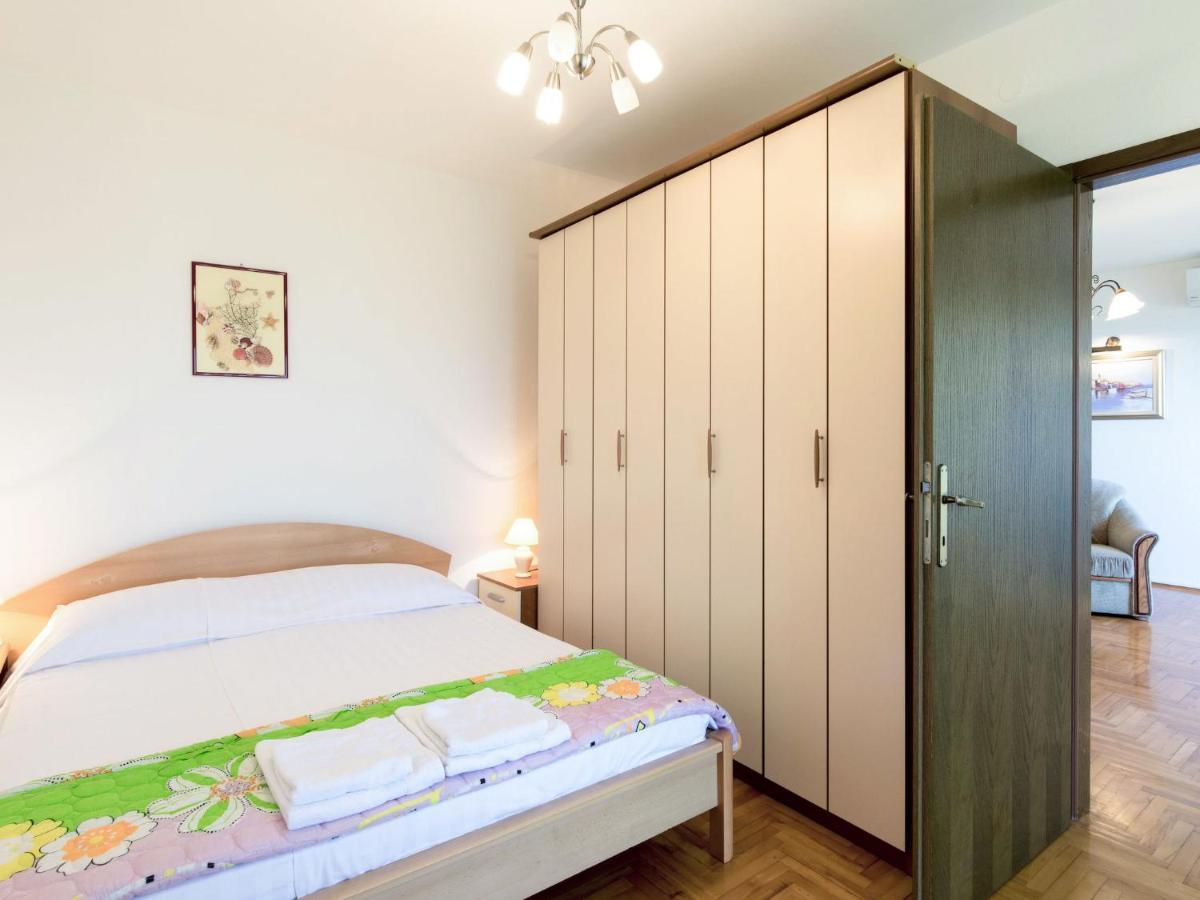 Apartment Luka - Lov218 By Interhome Laurana Esterno foto