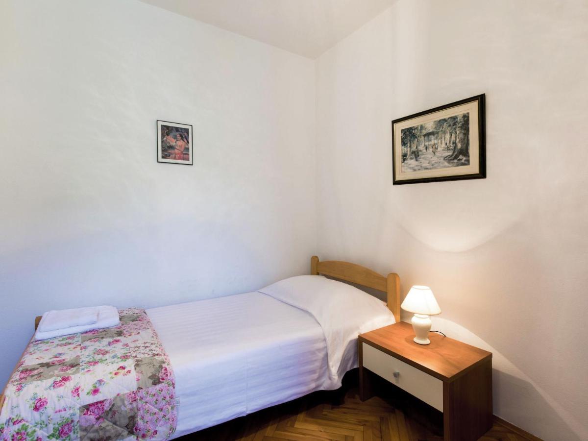 Apartment Luka - Lov218 By Interhome Laurana Esterno foto